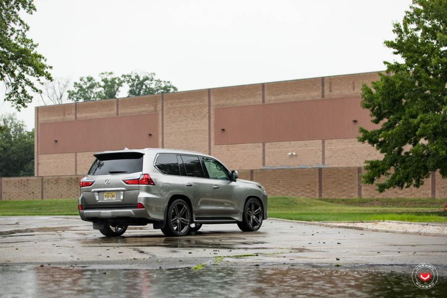 Lexus LX570 on Vossen Wheels (HC-1) 2017 года  (фото 38 из 43)